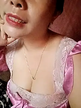 Qiune92 online show from November 2025 10:26:01 AM