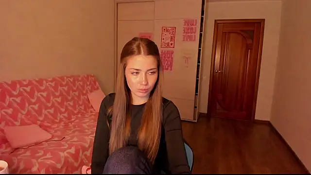 Snapshot of Aurora_Glow21 chatting on April 2026 12:22:02 PM Aurora Glow21 online show from April 2026 12:22:02 PM
