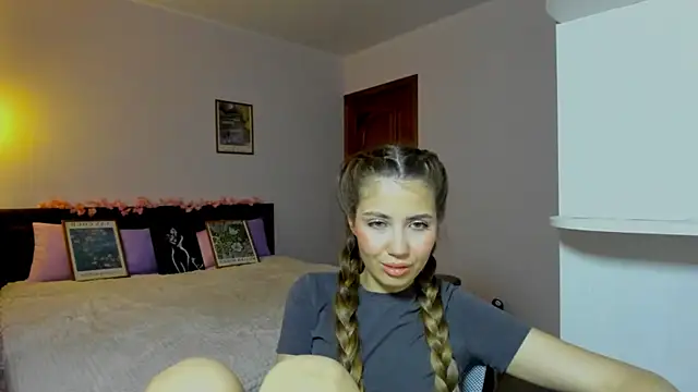 Snapshot of Aurora_Glow21 chatting on June 2026 04:29:02 AM Aurora Glow21 online show from June 2026 04:29:02 AM