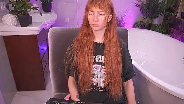 Snapshot of Nicol_Moonn chatting on April 2026 07:55:01 AM Nicol Moonn online show from April 2026 07:55:01 AM