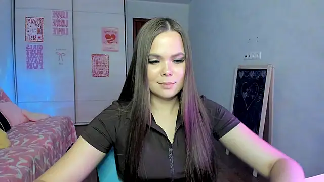 Snapshot of Kira_love_81 chatting on May 2026 07:43:02 PM Kira love 81 online show from May 2026 07:43:02 PM