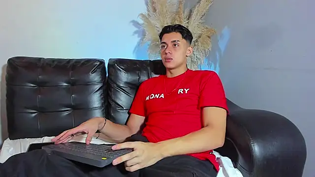 ZeusBrant online show from April 2026 01:36:02 PM