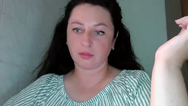 Snapshot of MelinaAx chatting on July 2026 07:30:01 PM MelinaAx online show from July 2026 07:30:01 PM