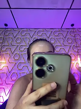 MelanyyJhonson15 online show from July 2026 09:21:02 PM