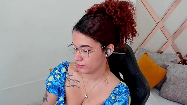 avrilwaynee online show from March 2026 12:00:01 PM