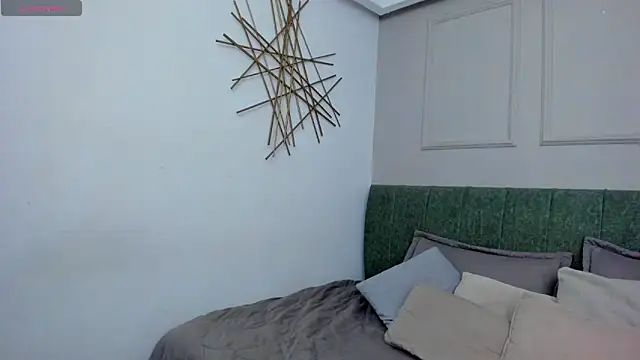 Dulce emi online show from February 2026 12:14:02 PM