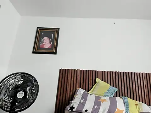 caroline 47 online show from March 2026 08:05:01 PM