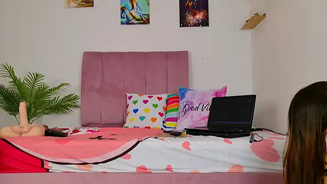 ginny ross online show from July 2026 03:37:01 AM