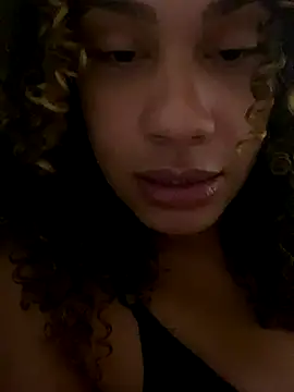 bonecaGigi online show from November 2025 04:38:02 PM