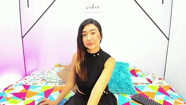 VictoriaRouge  online show from November 2025 01:00:02 PM