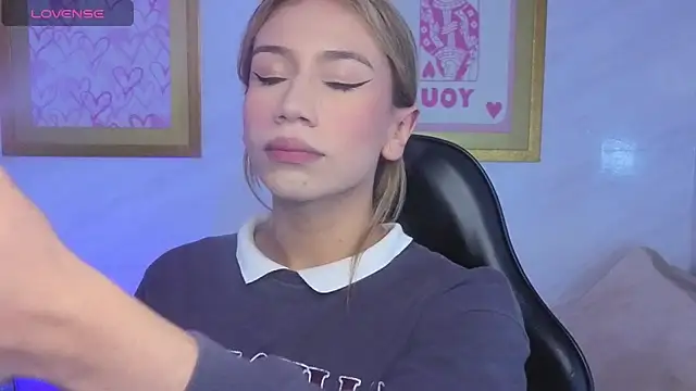 Evy Luxx v online show from March 2026 03:33:01 AM