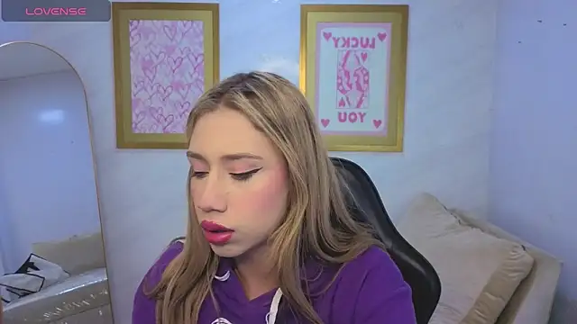 Evy Luxx v online show from April 2026 03:24:01 AM