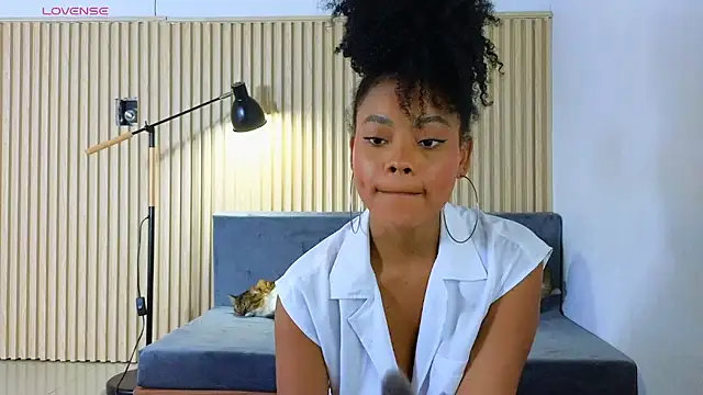 vanestraus online show from April 2026 07:22:01 PM