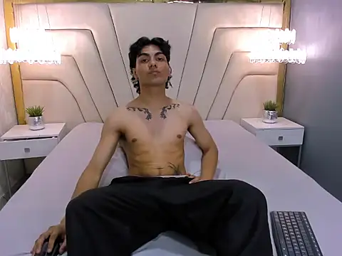 MattFiore online show from November 2025 06:10:01 PM