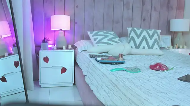 Valentino moretti online show from February 2026 12:16:01 PM