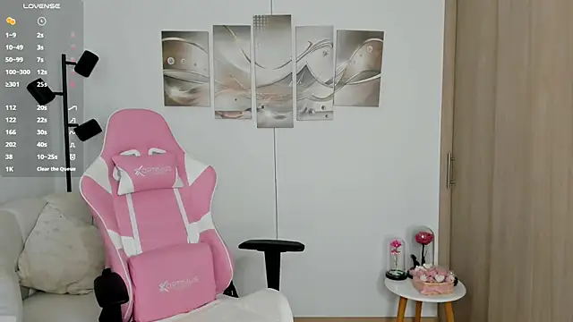haileyflorez  online show from June 2026 01:39:02 PM