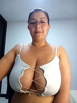 CelesteAlvarez1989 online show from April 2026 02:16:01 AM