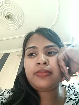 Snapshot of Red_Love_1 chatting on May 2026 11:06:01 AM Red Love 1 online show from May 2026 11:06:01 AM