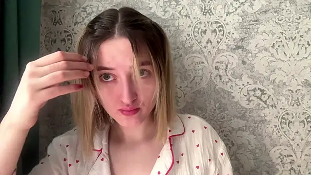 Emily lyy online show from December 2025 07:15:02 AM