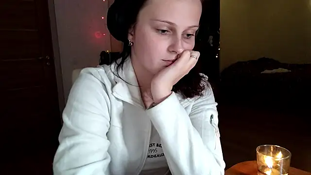 LouiseMarengo online show from November 2025 05:41:01 PM