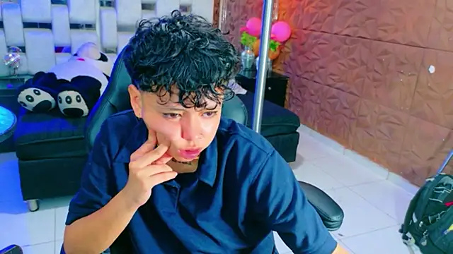 Snapshot of lunabustygirl chatting on January 2026 04:17:02 AM lunabustygirl online show from January 2026 04:17:02 AM