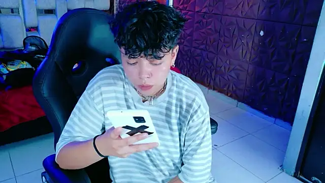 Snapshot of lunabustygirl chatting on February 2026 05:06:01 AM lunabustygirl online show from February 2026 05:06:01 AM