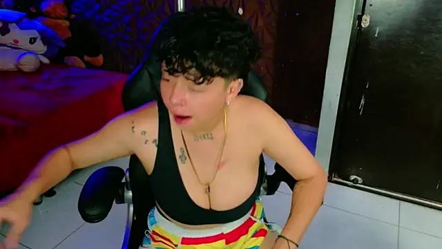 Snapshot of lunabustygirl chatting on February 2026 04:14:02 PM lunabustygirl online show from February 2026 04:14:02 PM