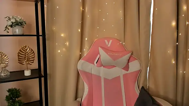 Snapshot of ArdisCiolli chatting on November 2025 10:01:02 AM ArdisCiolli online show from November 2025 10:01:02 AM