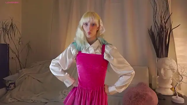 Snapshot of BeverlyWahoske chatting on November 2025 09:13:01 PM BeverlyWahoske online show from November 2025 09:13:01 PM