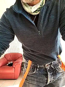 platone09 online show from November 2025 12:49:01 PM