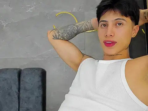 Klein summer online show from November 2025 11:02:01 PM