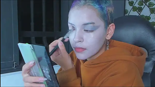 Anny Kiitty online show from November 2025 04:01:02 AM