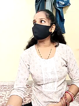 Desi Hot Queen online show from November 2025 05:54:01 AM