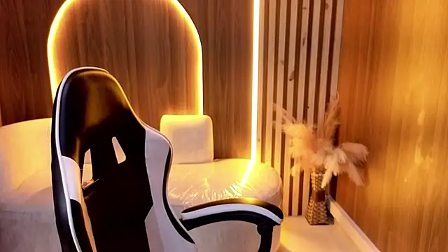 Peige Tx online show from December 2025 01:04:02 PM