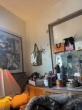 Motherbigbus online show from December 2025 09:00:01 PM