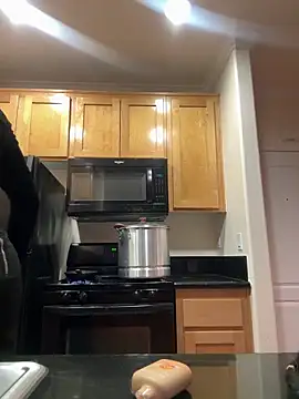 Motherbigbus online show from February 2026 12:00:01 PM