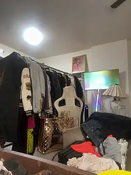 Motherbigbus online show from March 2026 10:19:02 AM