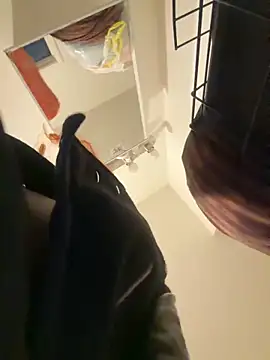 Motherbigbus online show from April 2026 12:41:01 PM