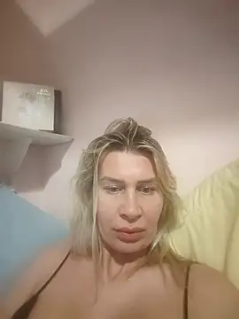 NaughtyClaudia  online show from December 2025 09:30:01 PM