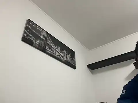 Snapshot of Doudou9371 chatting on November 2025 10:48:02 PM Doudou9371 online show from November 2025 10:48:02 PM