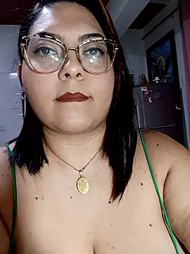 Snapshot of Anna_Lucia88 chatting on June 2026 07:01:02 AM Anna Lucia88 online show from June 2026 07:01:02 AM