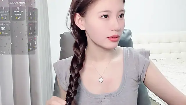 Snapshot of H-2005 chatting on May 2026 10:15:01 PM H-2005 online show from May 2026 10:15:01 PM
