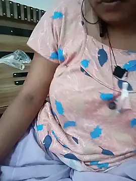 Snapshot of Menka_cut34 chatting on July 2026 07:01:01 AM Menka cut34 online show from July 2026 07:01:01 AM