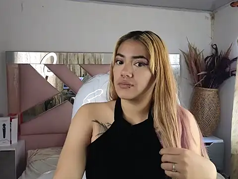 KloeeCavallier online show from February 2026 12:06:02 PM