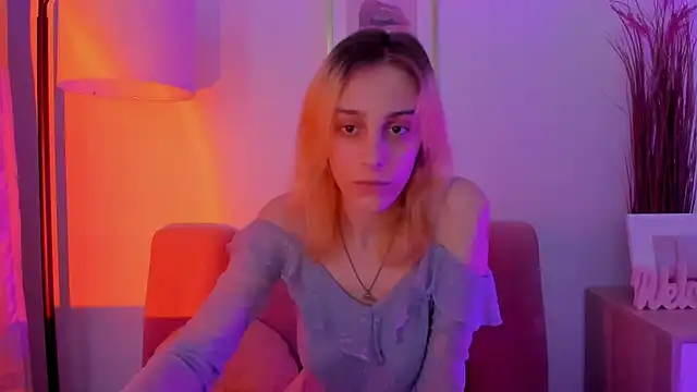 MiilaGlow online show from December 2025 03:10:01 PM