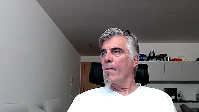 Snapshot of Buidapest chatting on May 2026 10:15:02 PM Buidapest online show from May 2026 10:15:02 PM