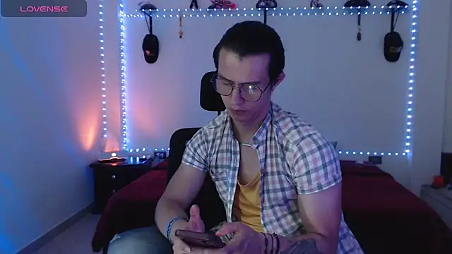 Snapshot of Brandon_starkk chatting on May 2026 08:50:02 PM Brandon starkk online show from May 2026 08:50:02 PM