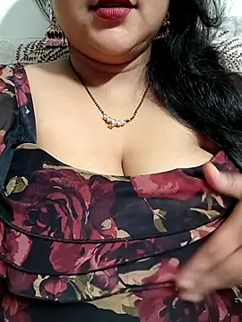 Winter XOXO online show from November 2025 06:45:01 PM