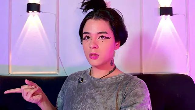 Angel-umbra online show from April 2026 08:02:02 PM