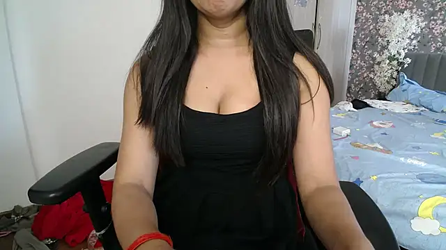 Snapshot of Little_princess01 chatting on April 2026 03:37:02 AM Little princess01 online show from April 2026 03:37:02 AM